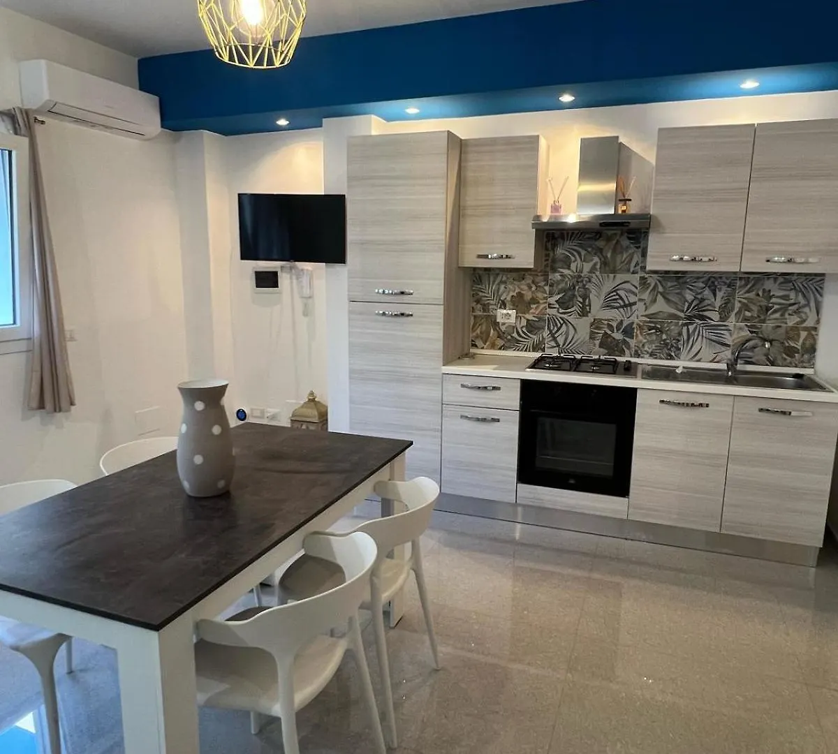 Terrasini Sea Apartment 0*,  Italy